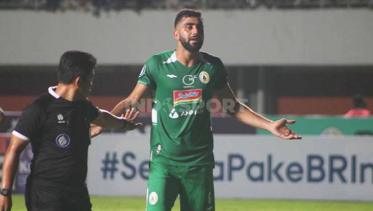 Gelandang bertahan PSS Sleman, Jihad Ayoub. Foto: Nofik Lukman Hakim/INDOSPORT Copyright: © Nofik Lukman Hakim/INDOSPORT