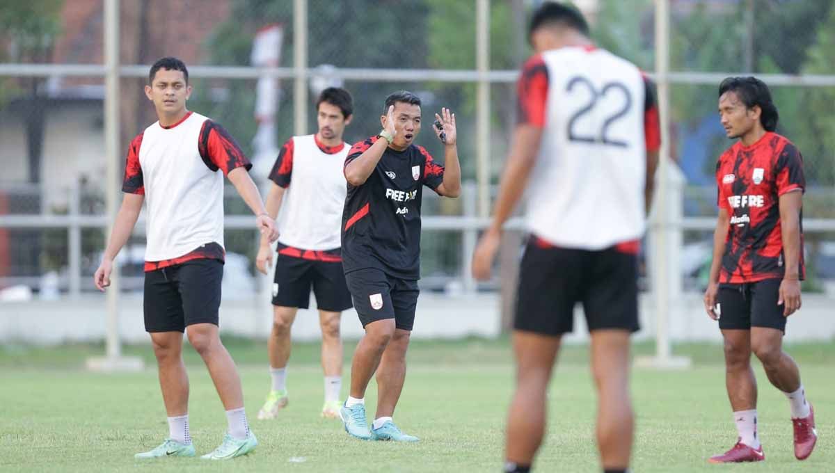 Persis Solo hanya memberi libur dua hari pada Alexis Messidoro dkk. setelah sistem bubble Liga 1 2022/2023. Copyright: © Persis Solo