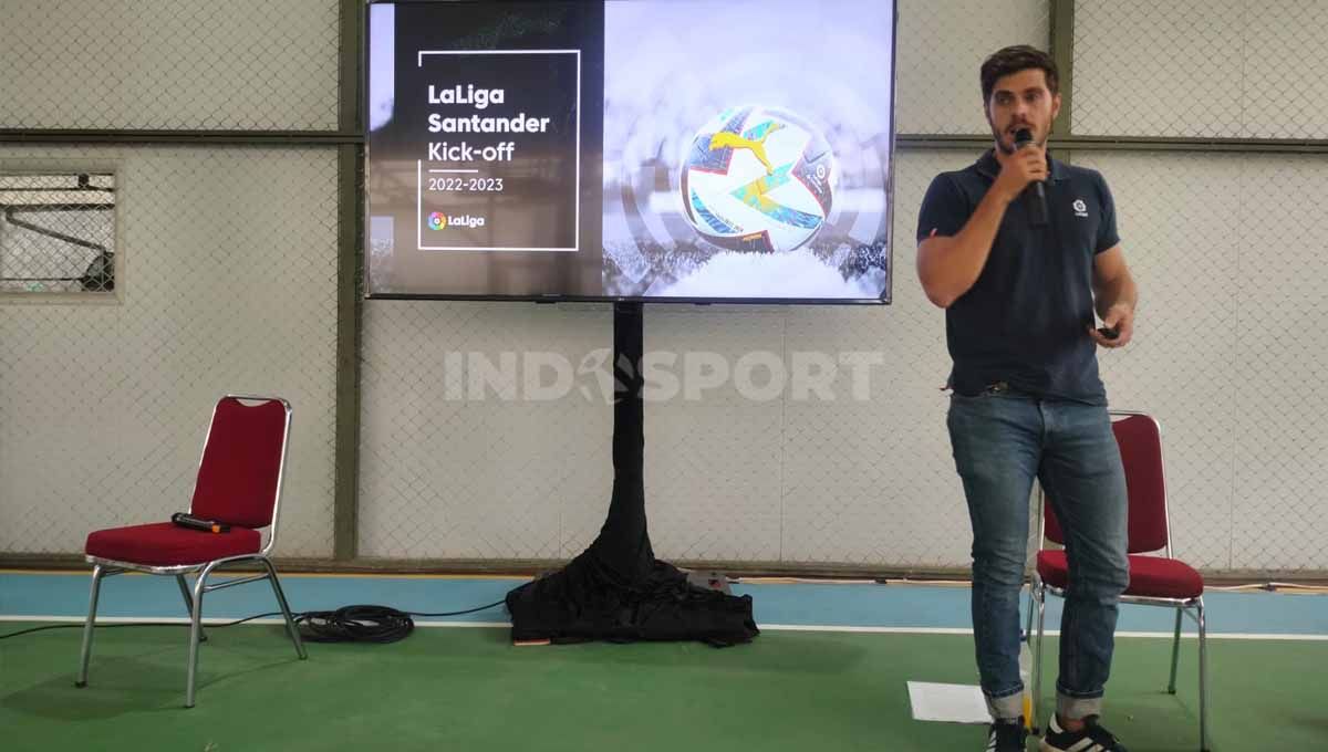 Delegate of LaLiga Global Network Indonesia, Rodrigo Gallego, menilai sepak bola wanita di tanah air punya potensi bagus untuk bermain di Eropa. Copyright: © Ammara Marthiara/INDOSPORT