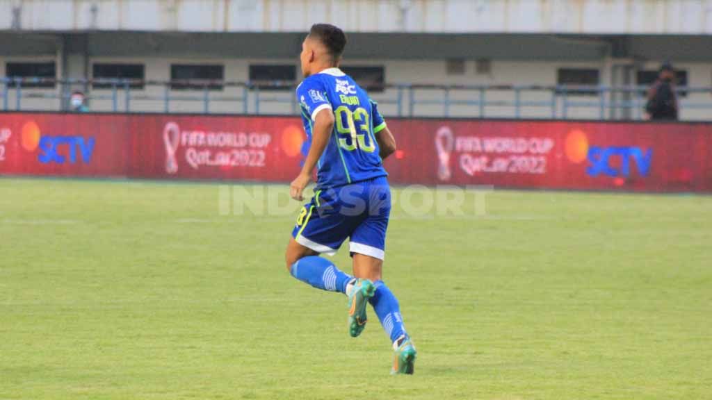 Gelandang Persib Bandung, Erwin Ramdani, membeberkan persiapannya untuk menghadapi Arema FC pada pertandingan tandang Liga 1 2022/23. Copyright: © Arif Rahman/INDOSPORT