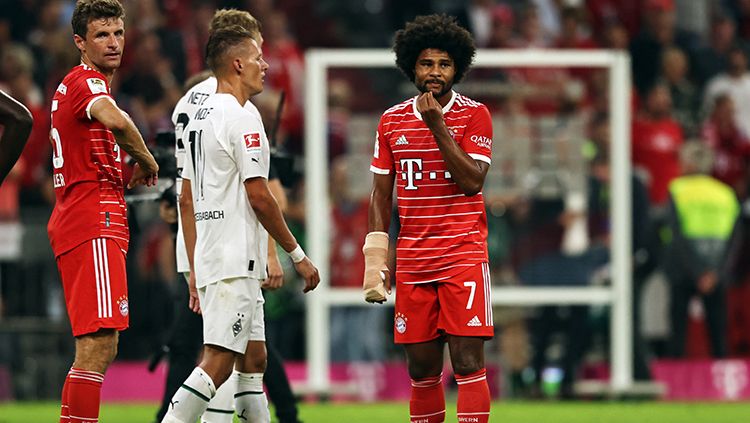 Pemain Bayern Munchen usai melawan Borussia Monchengladbach di Liga Jerman. Copyright: © REUTERS/Lukas Barth