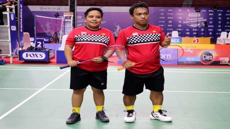 Subhan/Rina Marlina, juara sektor ganda campuran FOX’S Indonesia Para Badminton International 2022. Copyright: © Megapro