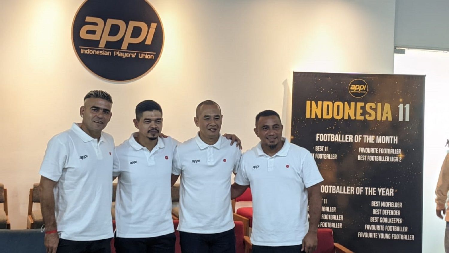 Sinergi dengan APPI, FanGir hadirkan koleksi kartu legenda sepak bola Timnas Indonesia. Foto: Ammara Marthiara/INDOSPORT Copyright: © Ammara Marthiara/INDOSPORT