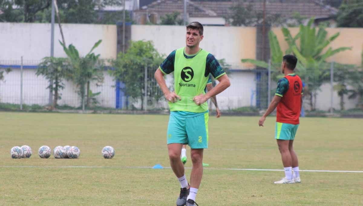 Persib Bandung dipastikan tidak akan diperkuat oleh Nick Kuipers, saat menghadapi Borneo FC pada pertandingan kandang Liga 1 2022-2023 di Stadion Pakansari Copyright: © Arif Rahman/INDOSPORT