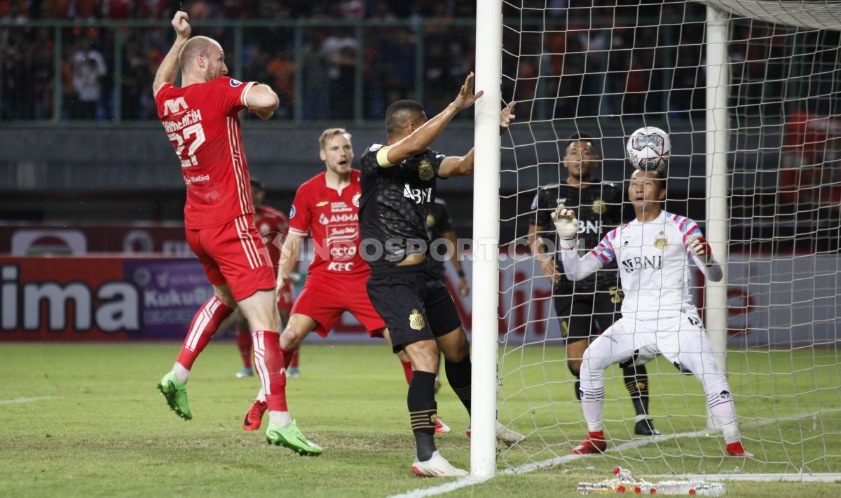 Pertandingan antara Persija Jakarta vs Bhayangkara FC di BRI Liga 1, Sabtu (03/09/22). Copyright: © Herry Ibrahim/INDOSPORT