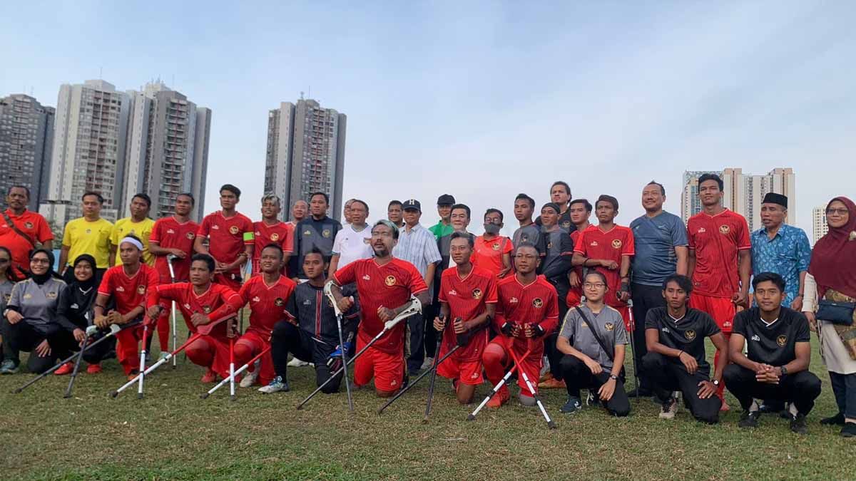 Timnas sepakbola amputasi Indonesia tengah bersiap mengikuti kejuaraan Piala Dunia Sepak bola Amputasi 2022 pada 1-9 Oktober mendatang di Turki.Foto: Ammara Marthiara/INDOSPORT Copyright: © Ammara Marthiara/INDOSPORT