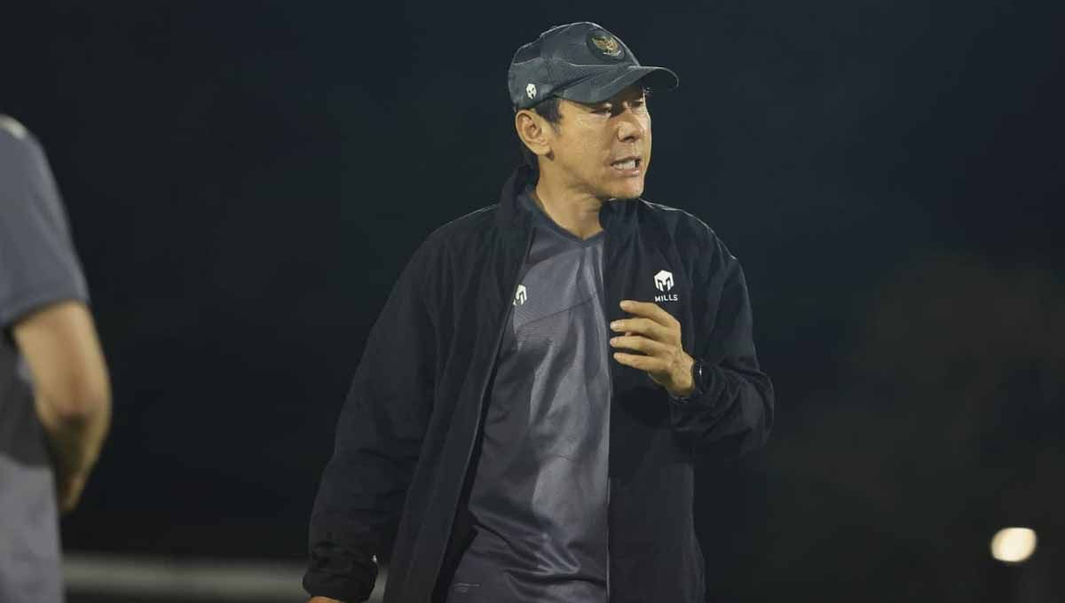 Timnas Indonesia U-20 Indonesia langsung menjalani latihan di lapangan Thor, Surabaya, Rabu (07/09/22) malam. Foto: MO timnas Copyright: © MO timnas