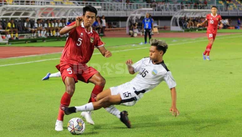 Timnas Indonesia U-20 vs Hong Kong di laga kedua Kualifikasi Piala Asia U-20 2023 di mana partai ini disebut seperti pemanasan jelang lawan Vietnam. Foto: Ian Setiawan/INDOSPORT Copyright: © Ian Setiawan/INDOSPORT
