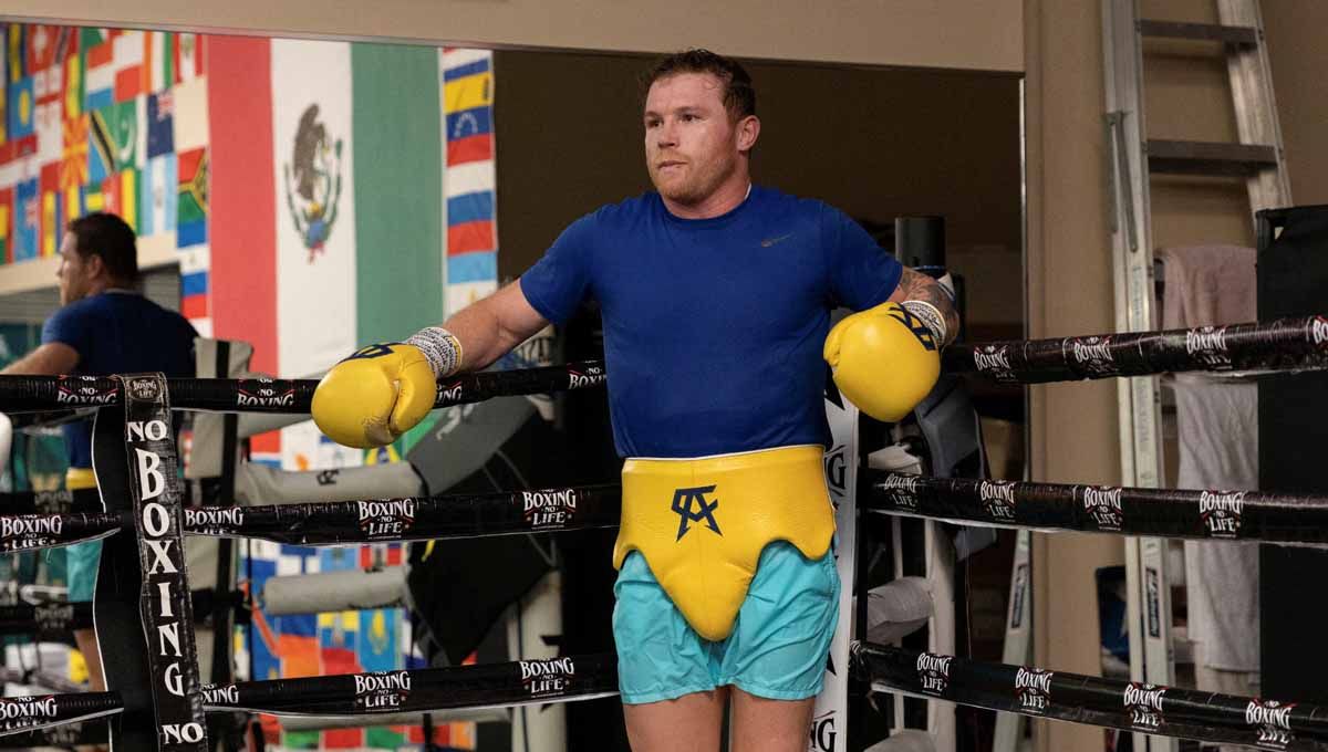 Canelo Alvarez sedang mencari calon lawan untuk dihadapi di ring tinju. Foto: REUTERS/Kristian Carreon. Copyright: © REUTERS/Kristian Carreon