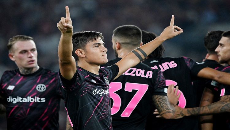 Bintang AS Roma, Paulo Dybala melakukan selebrasi setelah mencetak gol ke gawang HJK Helsinki di Liga Europa REUTERS/Alberto Lingria Copyright: © reutersconnect.com