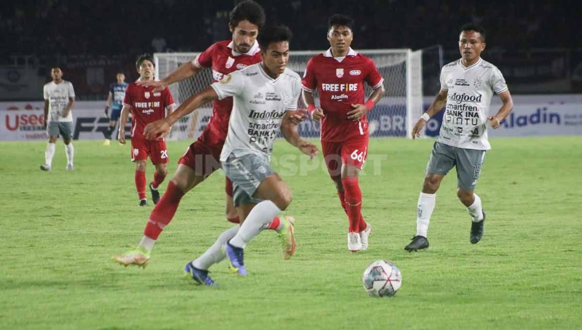 Pertandingan antara Persis Solo vs Bali United di BRI Liga 1 2022. Foto: Nofik Lukman Hakim/INDOSPORT Copyright: © Nofik Lukman Hakim/INDOSPORT