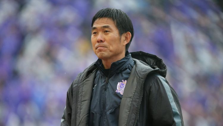 Pelatih asal Jepang, Hajime Moriyasu. Copyright: © Dok. J-League
