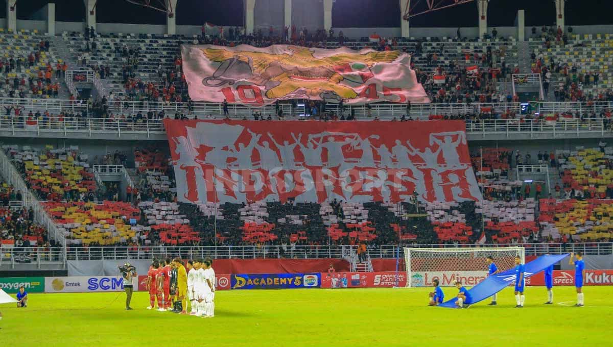Stadion Gelora Bung Tomo (GBT) dianggap sukses menggelar laga grup F Kualifikasi Piala Asia U-20 2023. Copyright: © Ian Setiawan/INDOSPORT