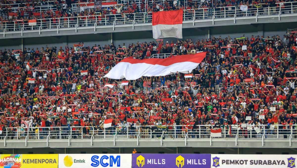 Stadion Gelora Bung Tomo (GBT) dianggap sukses menggelar laga grup F Kualifikasi Piala Asia U-20 2023. Copyright: © Ian Setiawan/INDOSPORT