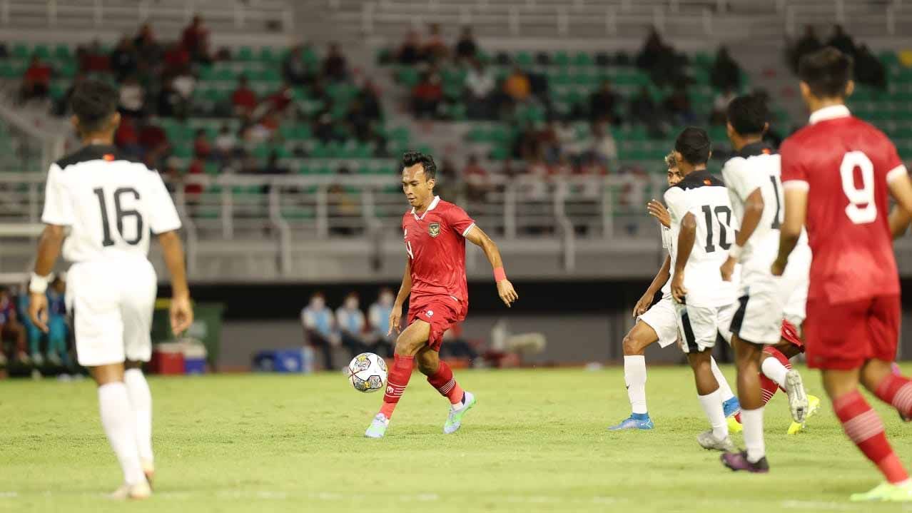 Robi Darwis, saat laga Timnas Indonesia U-20 vs Timor Leste di Kualifikasi Piala Asia U-20 di Stadion GBT. Foto: PSSI Copyright: © PSSI