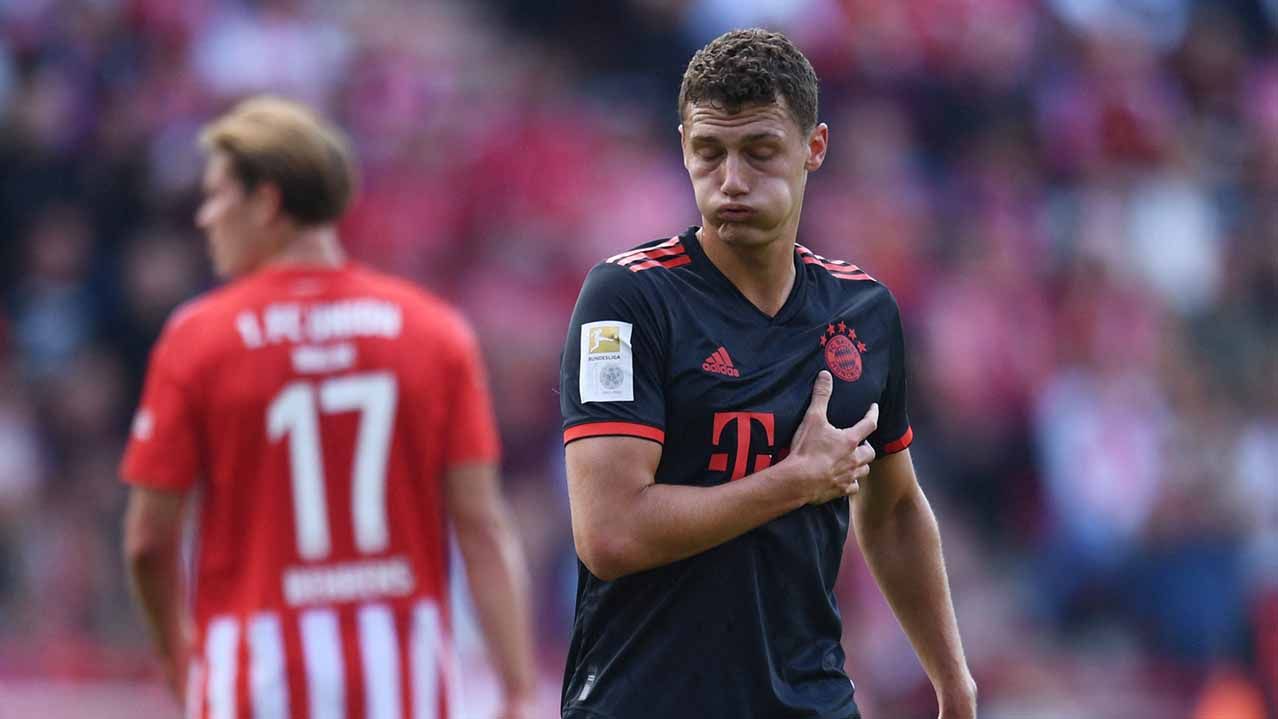 Benjamin Pavard, bek kanan Bayern Munchen yang belum lama ini dikaitkan dengan Liverpool. Foto: REUTERS/Annegret Hilse. Copyright: © REUTERS/Annegret Hilse