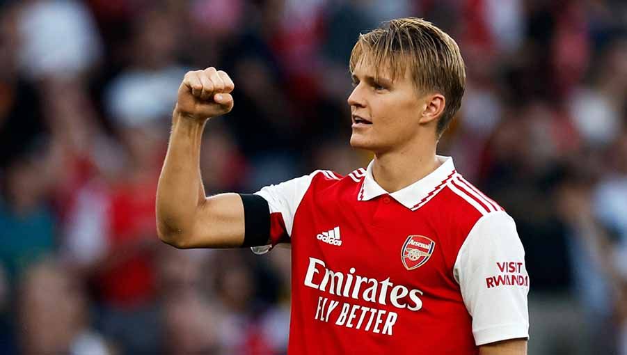 Performa para pemain Arsenal di musim ini cukup mengesankan, seperti Martin Odegaard yang mampu menyamai pencapaian Kevin De Bruyne. Foto: REUTERS/Andrew Couldridge Copyright: © REUTERS/Andrew Couldridge