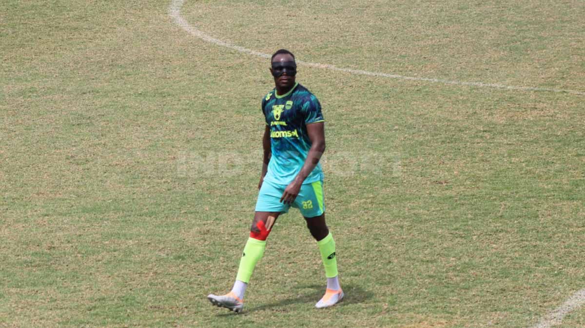 Bek Persib, Victor Igbonefo Copyright: © Arif Rahman/INDOSPORT