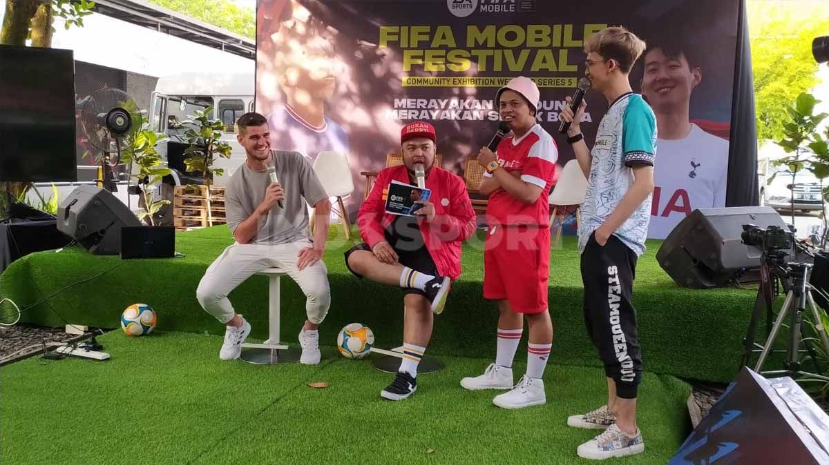 Bek Persib Bandung, Nick Kuipers meriahkan FIFA Mobile Community Series Bandung. Copyright: © Arif Rahman/INDOSPORT