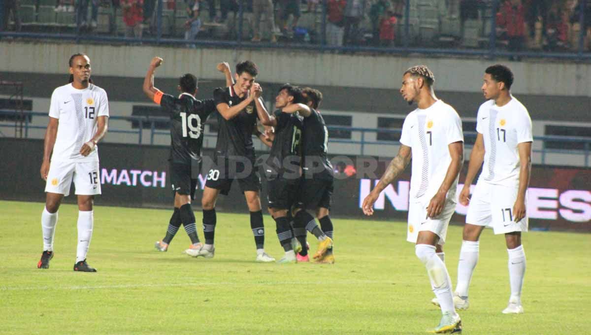 Media olahraga Belanda, Sportnieuws, ikut meliput hasil pertandingan uji coba timnas Indonesia vs Curacao yang dimenangkan oleh Tim Garuda 3-2. Copyright: © Arif Rahman/INDOSPORT