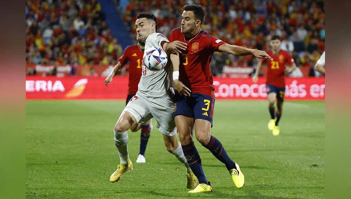 Aksi Eric Garcia dari Spanyol saat melawan Swiss di ajang UEFA Nations League. Foto: REUTERS/Juan Medina Copyright: © REUTERS/Juan Medina