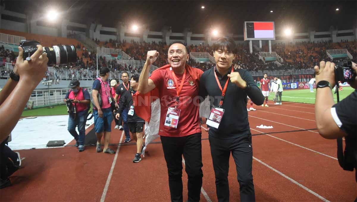 PSSI memiliki rencana mengistirahatkan Shin Tae-yong dari kursi kepelatihan Timnas Indonesia U-23 di ajang SEA Games 2023. Copyright: © Herry Ibrahim/INDOSPORT