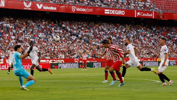 Proses gol Alvaro Morata di laga Sevilla vs Atletico Madrid (01/10/22). (Foto: REUTERS/Marcelo Del Pozo) Copyright: © REUTERS/Marcelo Del Pozo
