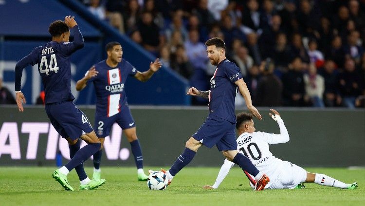 Hasil Liga Prancis Ajaccio vs PSG pada Sabtu (22/10/22) dini hari WIB, gol dari Mbappe dan Lionel Messi sukses bawa Les Parisiens amankan kemenangan penting. Copyright: © REUTERS/Christian Hartmann