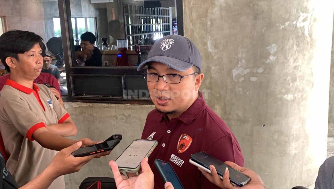 Direktur Utama klub Liga 1 PSM Makassar, Sadikin Aksa. Foto: Adriyan Adirizky R/INDOSPORT Copyright: © Adriyan Adirizky R/INDOSPORT