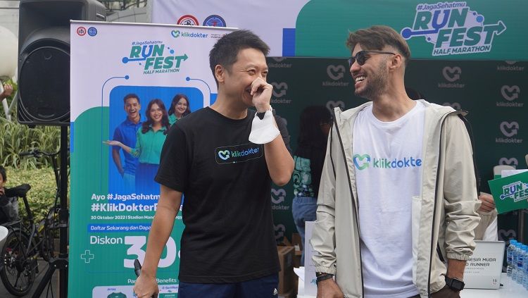 Aktor kondang Refal Hady hadir dalam acara KlikDokter Run Fest Half Marathon. Copyright: © KlikDokter