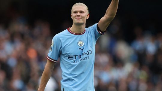 Erling Haaland saat laga Liga Inggris antara Manchester City vs Manchester United Copyright: © Reuters/Phil Noble