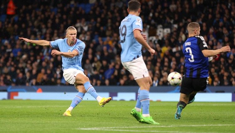 Erling Haaland mencetak gol di laga Manchester City vs FC Copenhagen (06/10/22). (Foto: Reuters/Lee Smith) Copyright: © Reuters/Lee Smith