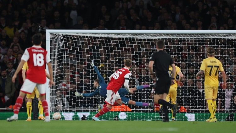 Proses gol Rob Holding di laga Arsenal vs Bodo/Glimt (07/10/22). (Foto: Reuters/Matthew Childs) Copyright: © Reuters/Matthew Childs