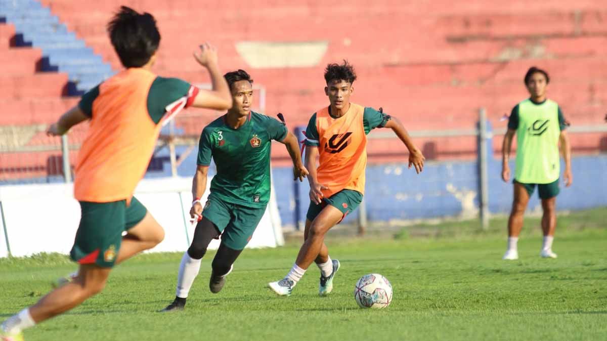 Persik Kediri tetap berlatih selama liga 1 berhenti sementara. Foto: MO Persik Kediri Copyright: © MO Persik Kediri