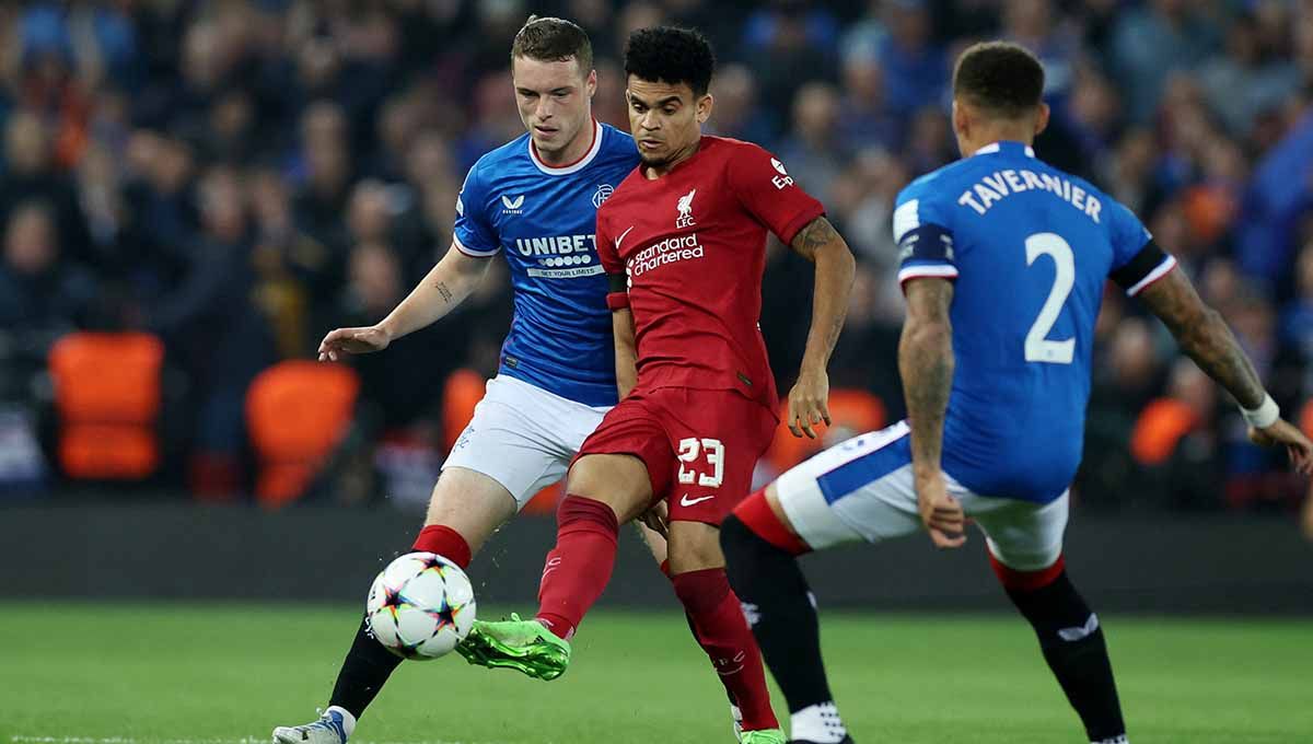 Tempatnya di skuat senior Rangers FC memang baru dipermanenkan di musim 2022/2023 ini namun Leon King (kiri) sudah menarik banyak minat klub-klub raksasa Liga Inggris.(Foro: REUTERS/Phil Noble) Copyright: © REUTERS/Phil Noble