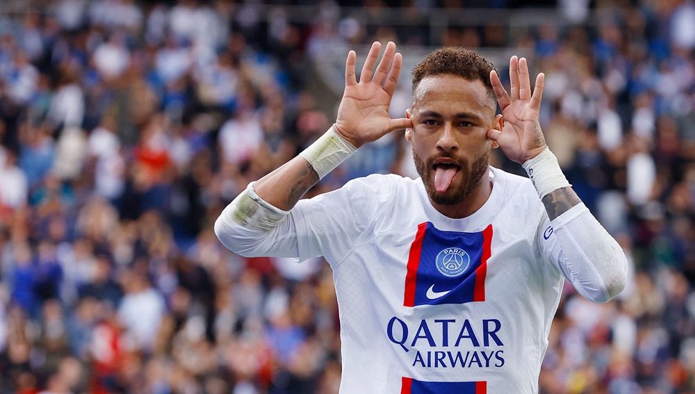 Bintang Paris Saint-Germain (PSG), Neymar, dikabarkan sudah memantapkan hatinya untuk gabung klub Liga Inggris (Premier League), Manchester United. Foto: Reuters/Christian Hartmann. Copyright: © Reuters/Christian Hartmann