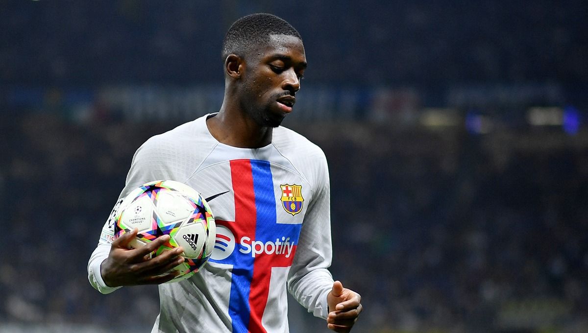 Ousmane Dembele menunjukkan ekspresi kocak setelah mendengar Jepang kalahkan Jerman di Piala Dunia 2022. Foto: Reuters/Daniele Mascolo. Copyright: © Reuters/Daniele Mascolo