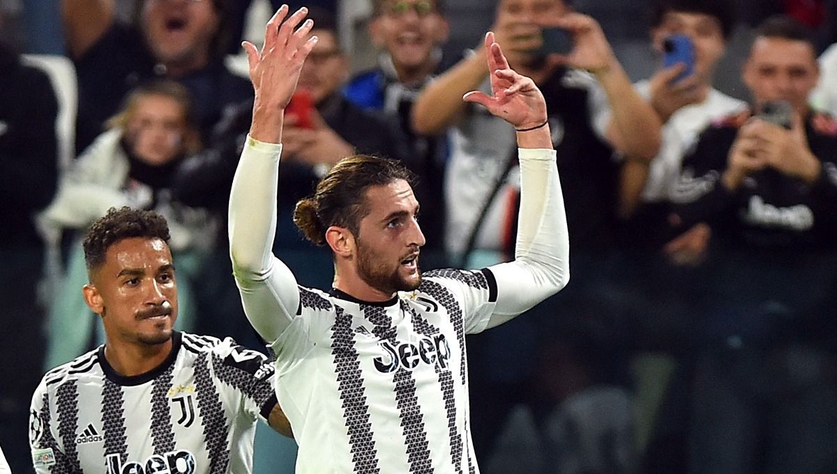 Selebrasi Adrien Rabiot saat laga Liga Champions antara Juventus vs Maccabi Haifa. Kini Liverpool menyatakan minat pada gelandang Juventus tersebut. Copyright: © Reuters/Massimo Pinca