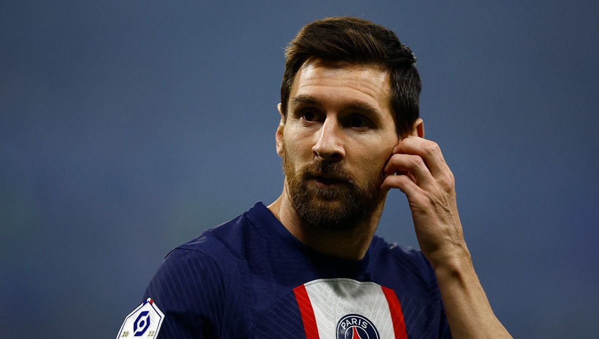 Klub raksasa Liga Prancis, Paris Saint-Germain (PSG) dilaporkan akan melepas mega bintangnya, Lionel Messi di akhir musim. Copyright: © Reuters/Stephane Mahe