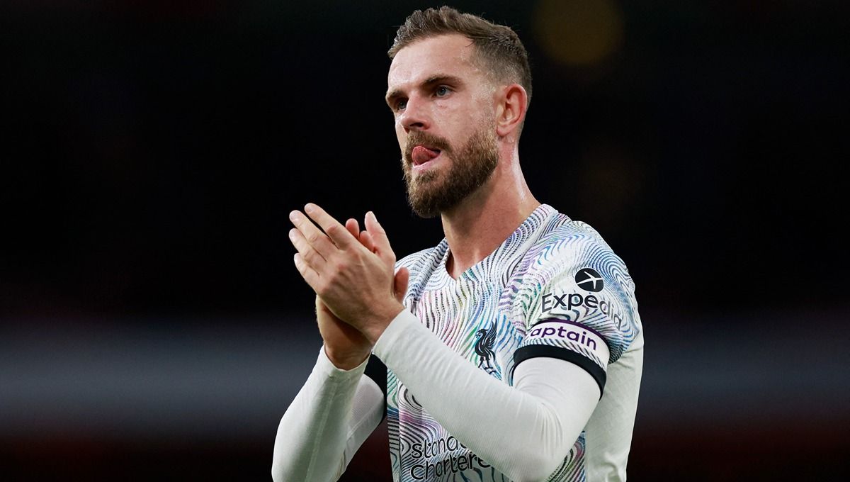 Jordan Henderson sudah berpamitan ke Liverpool dan para suporter. Foto: Reuters/Peter Cziborra. Copyright: © Reuters/Peter Cziborra