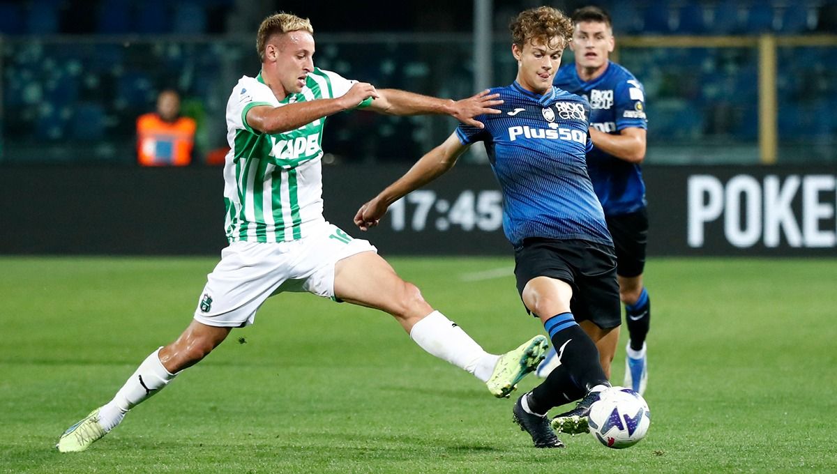 Davide Frattesi saat laga Serie A Liga Italia antara Atalanta vs Sassuolo Copyright: © Reuters/Alessandro Garofalo