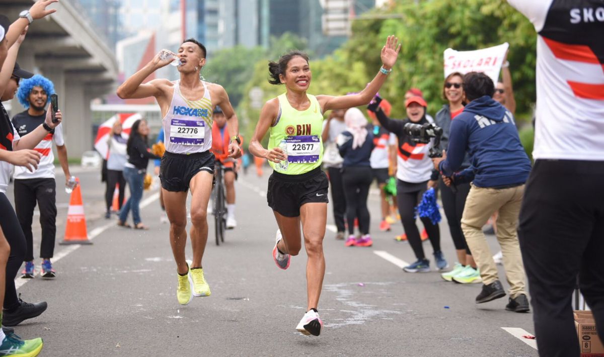 Atlet lari, Odekta Elvina Naibaho berhasil menjadi juara pertama dalam kategori half marathon (21 kilometer) pada ajang bergengsi Jakarta marathon di Jakarta, Minggu (16/10/22). Copyright: © Dok. Odekta Naibaho