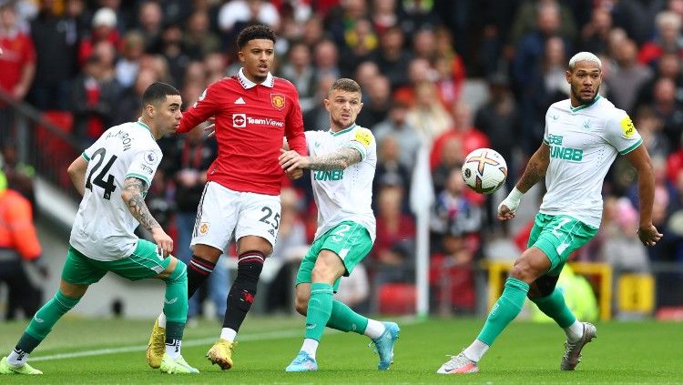 Aksi Jadon Sancho di laga Liga Inggris Manchester United vs Newcastle United (16/10/22). (Foto: REUTERS/David Klein) Copyright: © REUTERS/David Klein