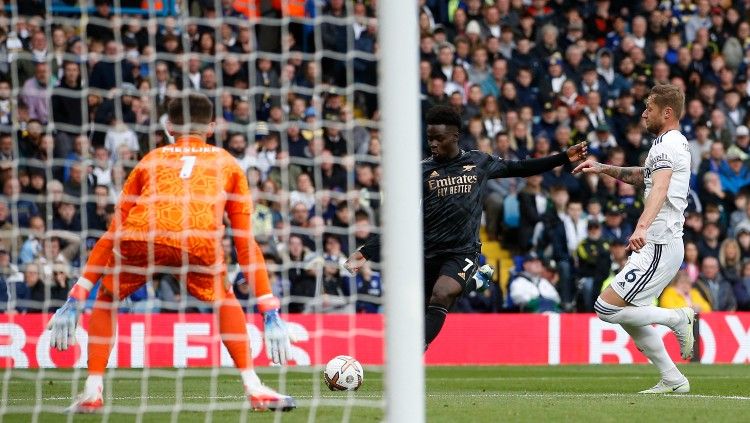 Bukayo Saka mencetak gol di laga Leeds United vs Arsenal (16/10/22). (Foto: REUTERS/Craig Brough) Copyright: © REUTERS/Craig Brough