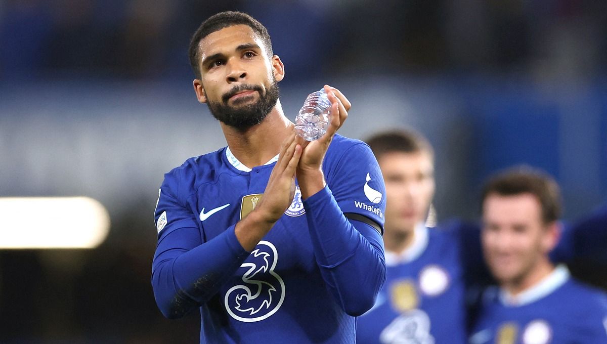 Raksasa Liga Italia (Serie A), AC Milan, memanfaatkan hubungan baiknya dengan Chelsea untuk mendapatkan jasa pemain andalan Graham Potter, Ruben Loftus-Cheek. Copyright: © Reuters/Andrew Boyers