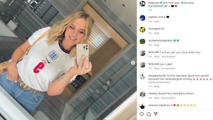 Salah satu WAGs Timnas Inggris yakni istri Harry Kane, Katie. Foto: instagram/katekanex. Copyright: © instagram/katekanex