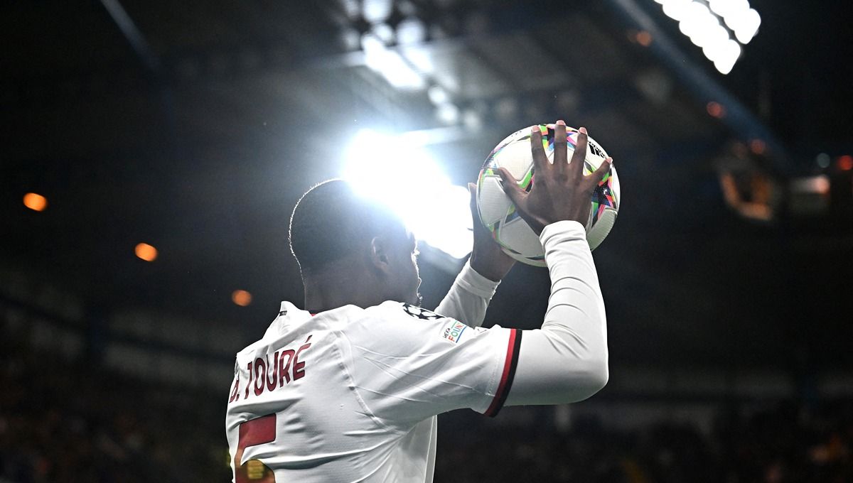 Fode Ballo-Toure, pemain Senegal yang ingin tinggalkan AC Milan. Copyright: © Reuters/Andrew Boyers