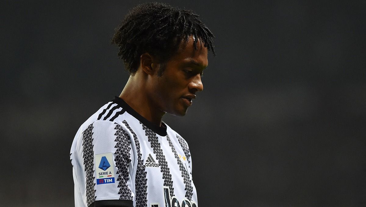 Juan Cuadrado, pemain Juventus, terlibat perseteruan dengan Samir Handanovic di Coppa Italia. Foto: REUTERS/Massimo Pinca. Copyright: © Reuters/Massimo Pinca