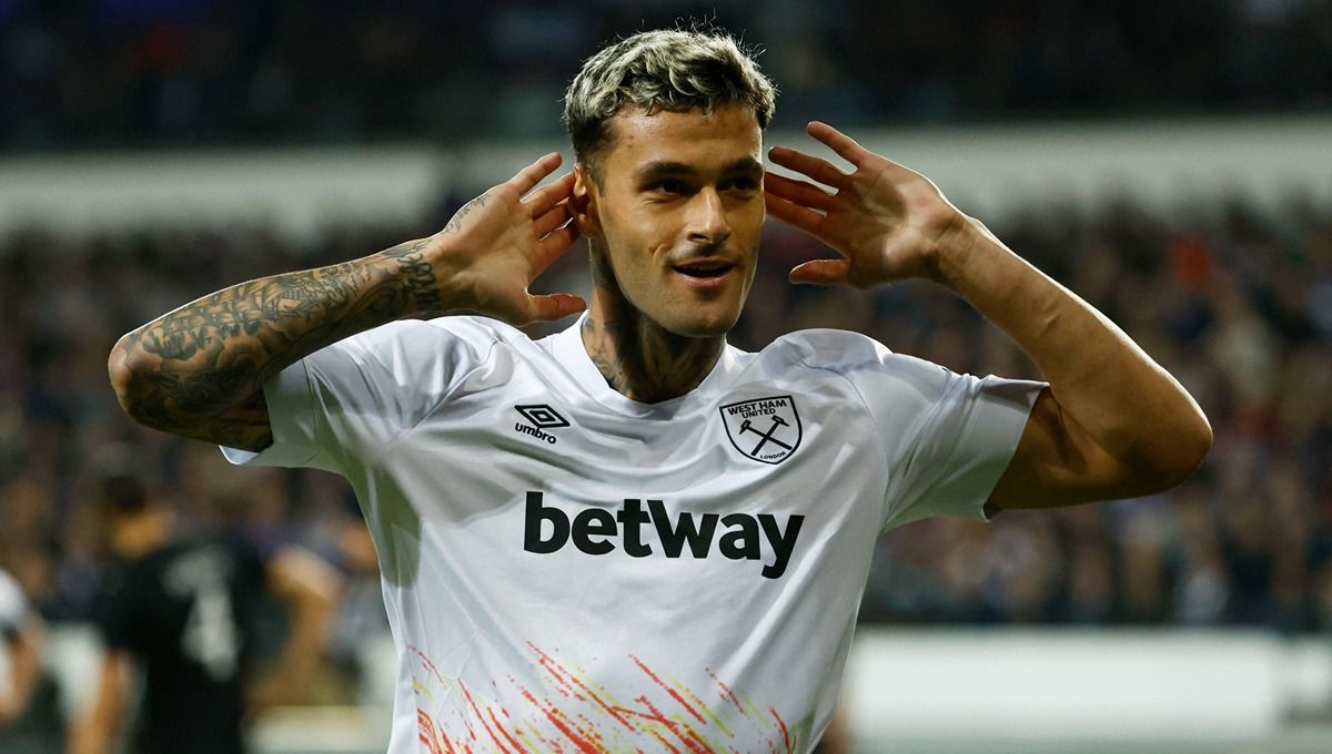 Gianluca Scamacca, pemain West Ham United yang jadi incaran Juventus di bursa transfer 2023. Foto: REUTERS/Yves Herman Copyright: © Reuters/Yves Herman