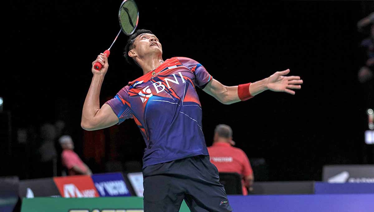 Tunggal putra Indonesia, Jonatan Christie, bersyukur bisa melewati babak pertama untuk menggenggam tiket ke babak 16 besar French Open 2022, Selasa (25/10/22). Copyright: © PBSI